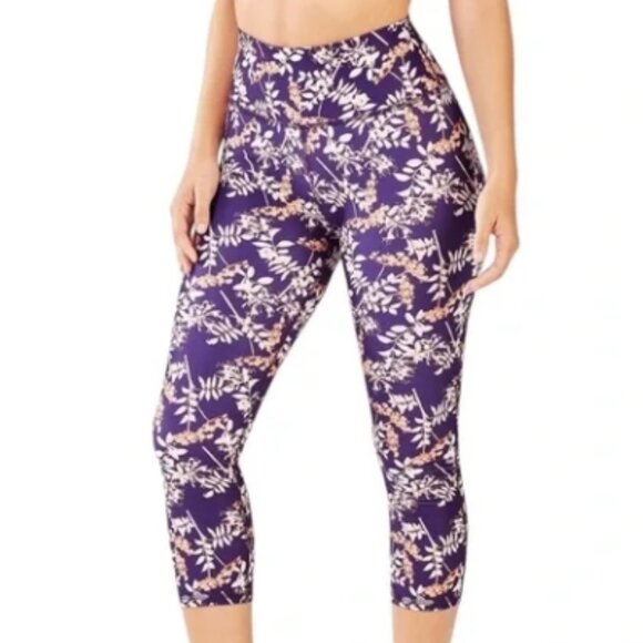 Fabletics Salar Printed PowerHold® Capri in Size XS, Arcadia - Picture 2 of 2